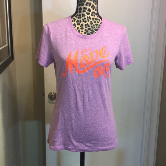 Great condition workout shirt by Under Armour - Picture 8 of 8